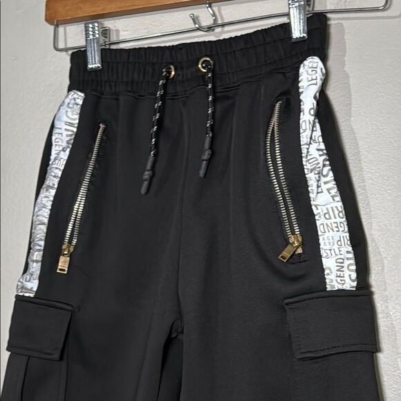 Black Cargo Shorts size 10/12 - Picture 4 of 10